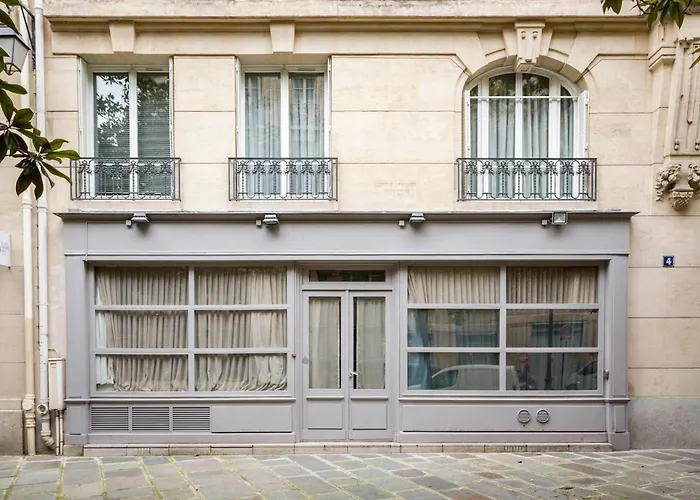 Place Des Vosges With Air Conditioning 아파트